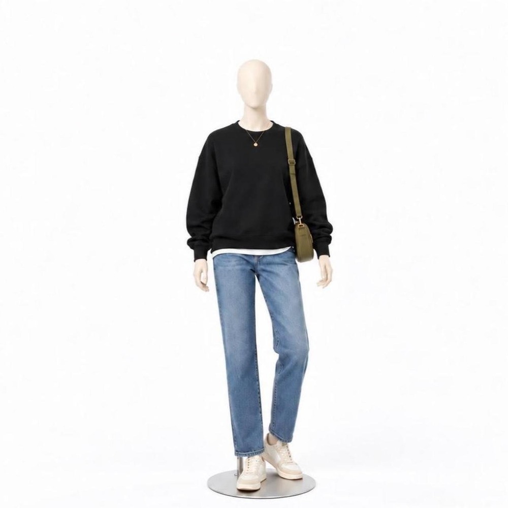 Fruit of the Loom black crewneck sweatshirt, size large